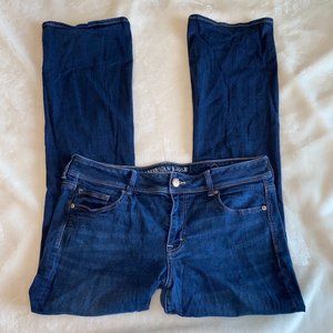 16L American Eagle super stretch Kick Boot jeans